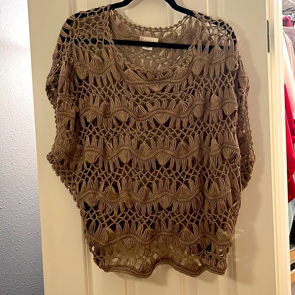 Collectioneighteen beautifully detailed top